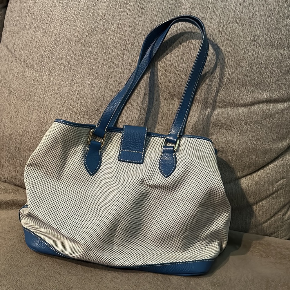 Dooney and bourke blue double strap handbag with leather and bonus items - Picture 3 of 5